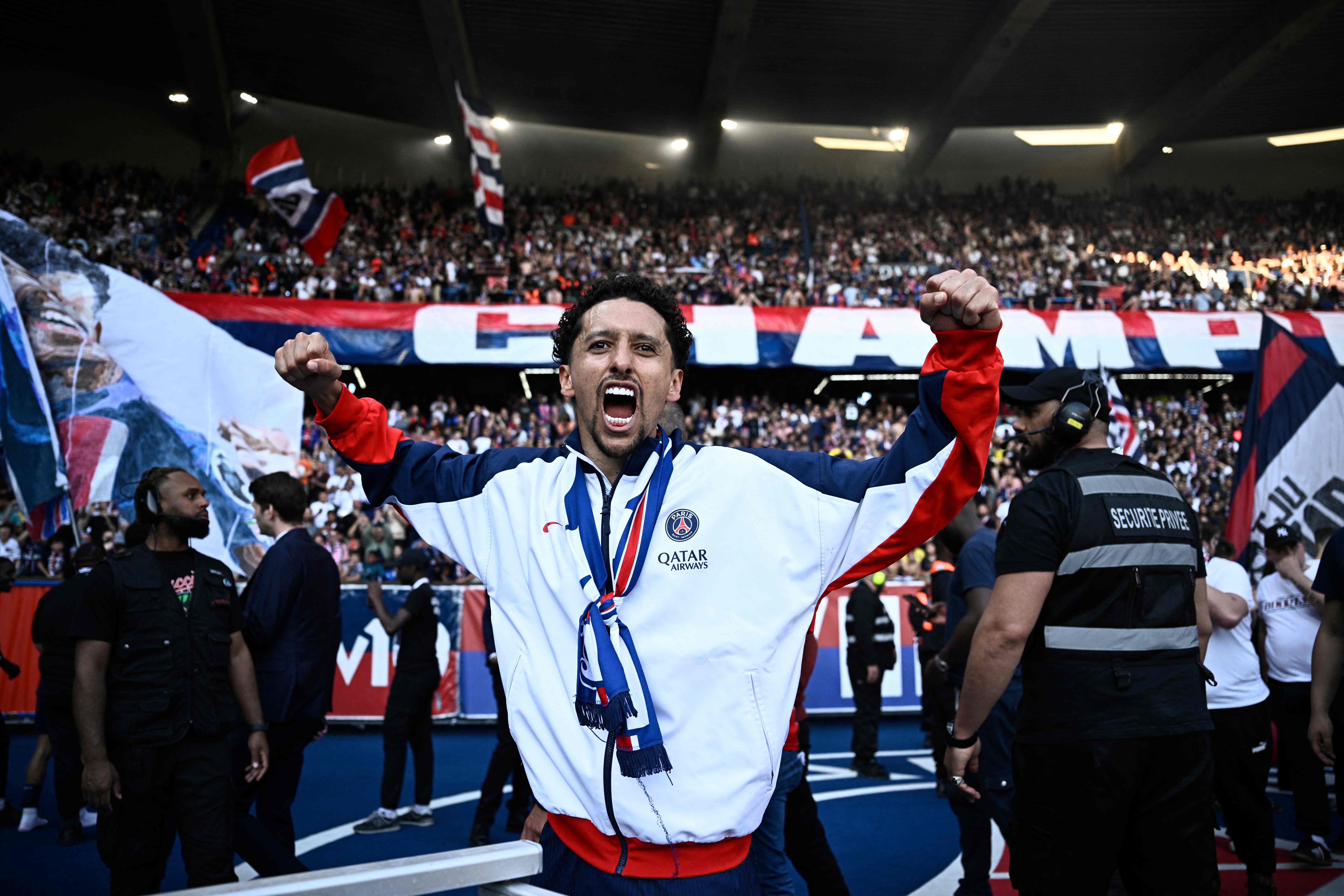 od体育app-包含巴黎圣日耳曼强势出击，豪取连胜稳居榜首的词条