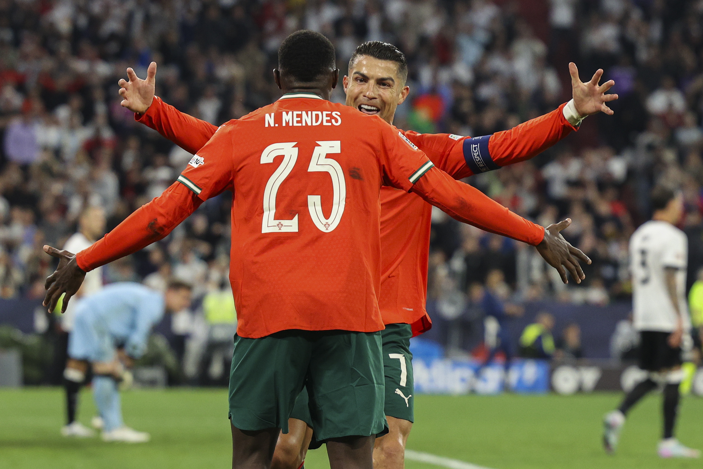 od体育地址-包含欧国联比赛赛火力全开,球员斗志高昂的词条