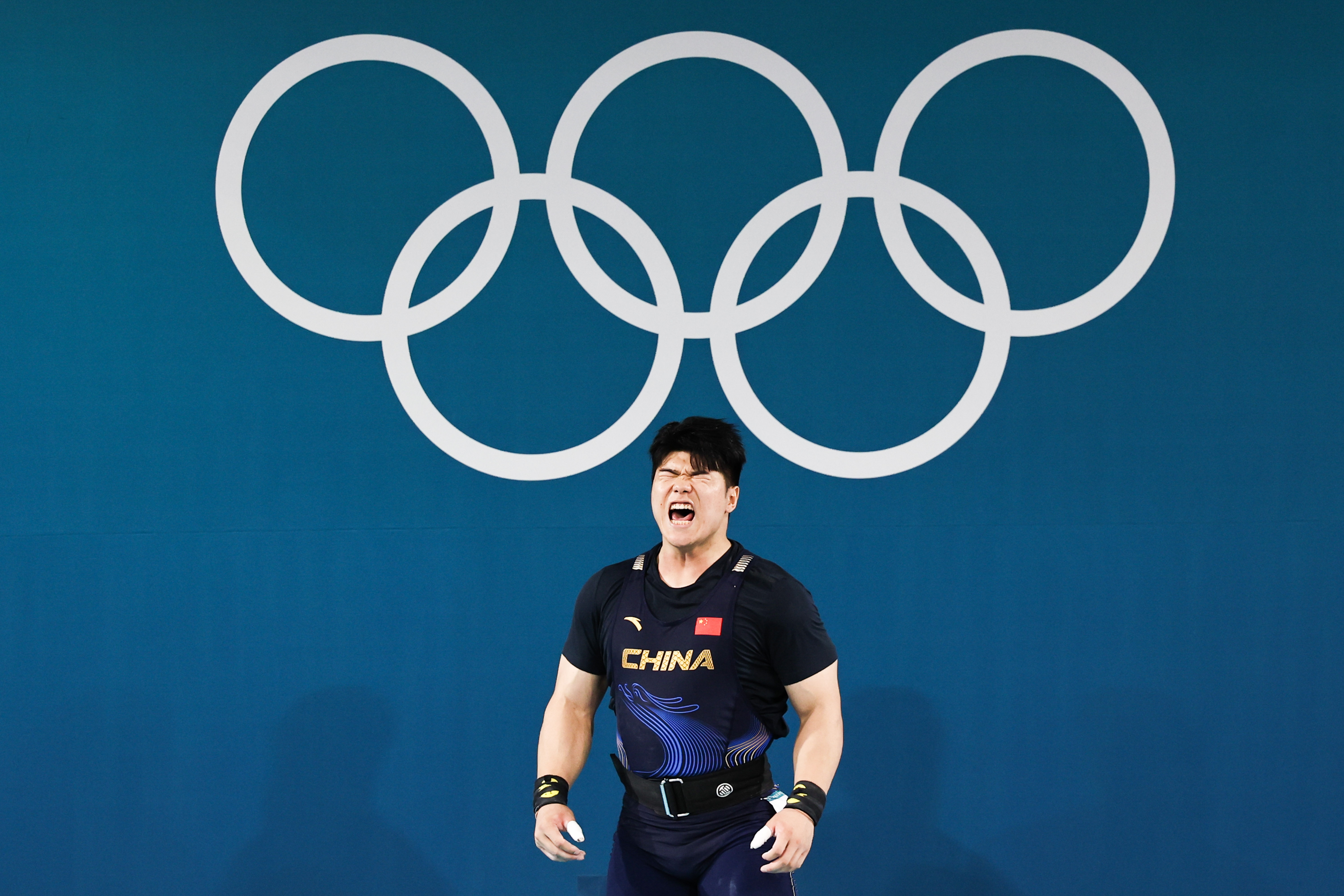 od体育教练-举重冠军给力夺冠，实力超群！