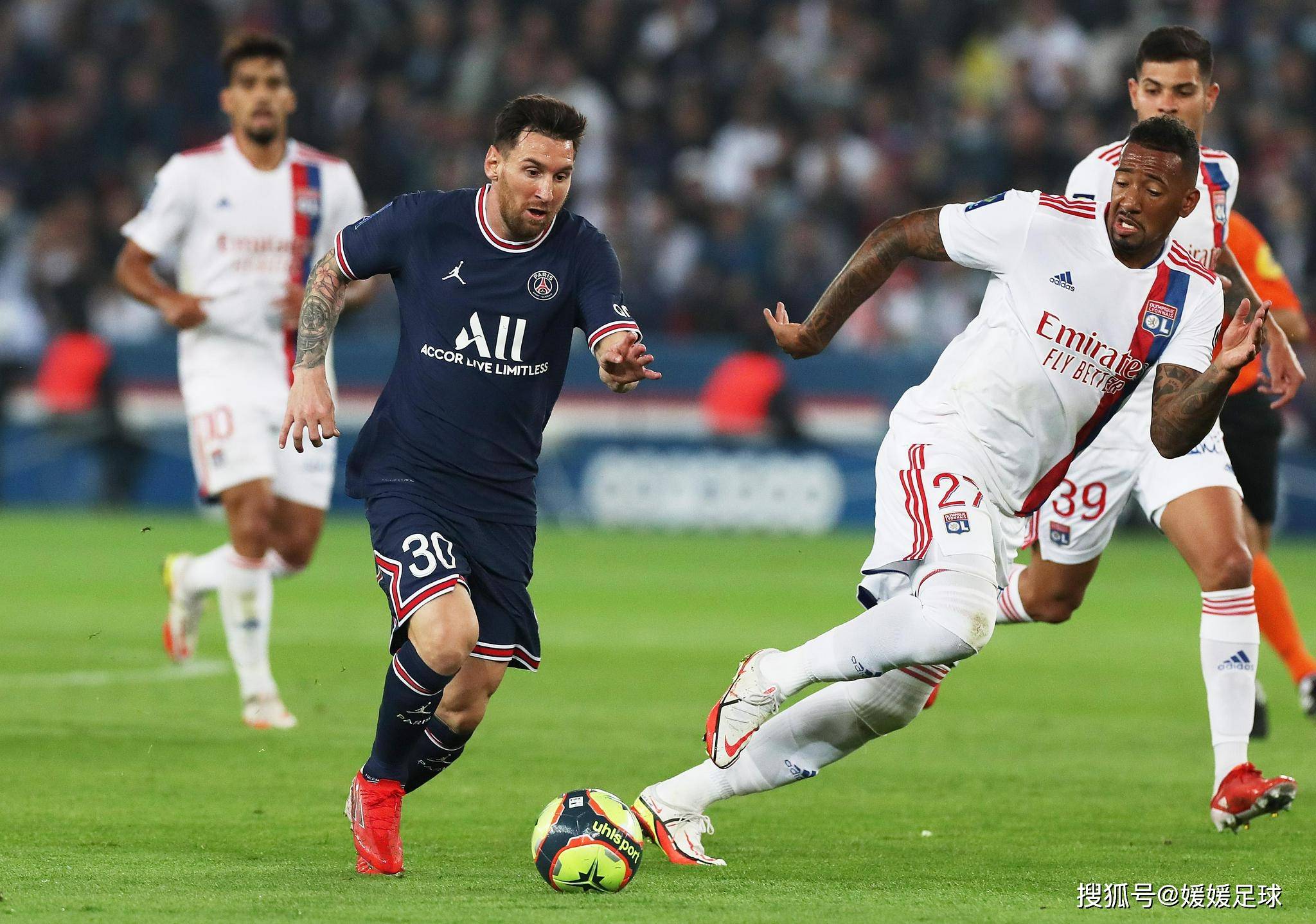 法甲球队实力碾压对手,夺得胜利