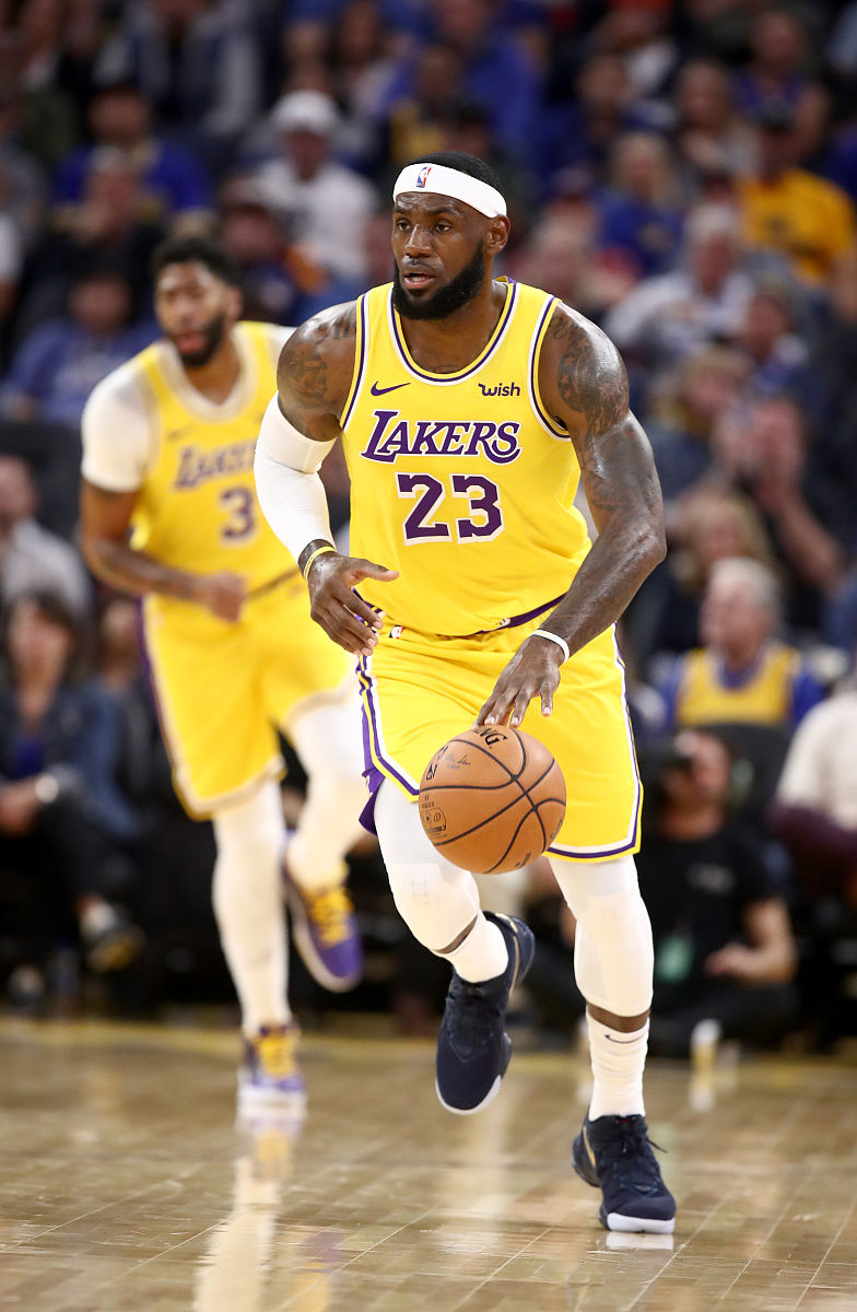 od体育中国官网-湖人队詹姆斯发挥出色，领军拿下胜利的简单介绍