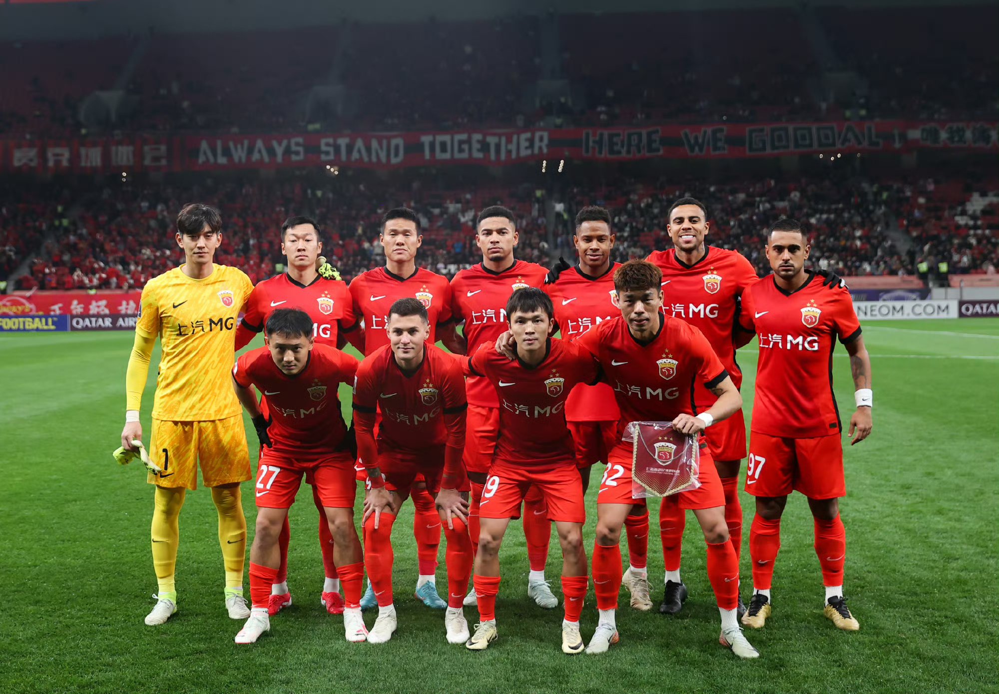 球队负于强劲对手,排名下滑