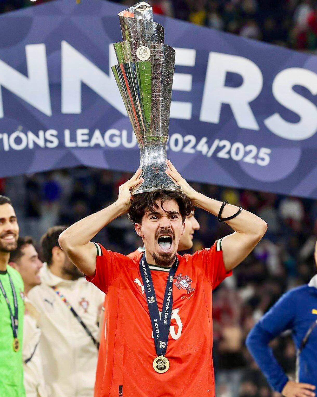 塞维利亚取胜上赛季冠军，壮举耀眼的简单介绍