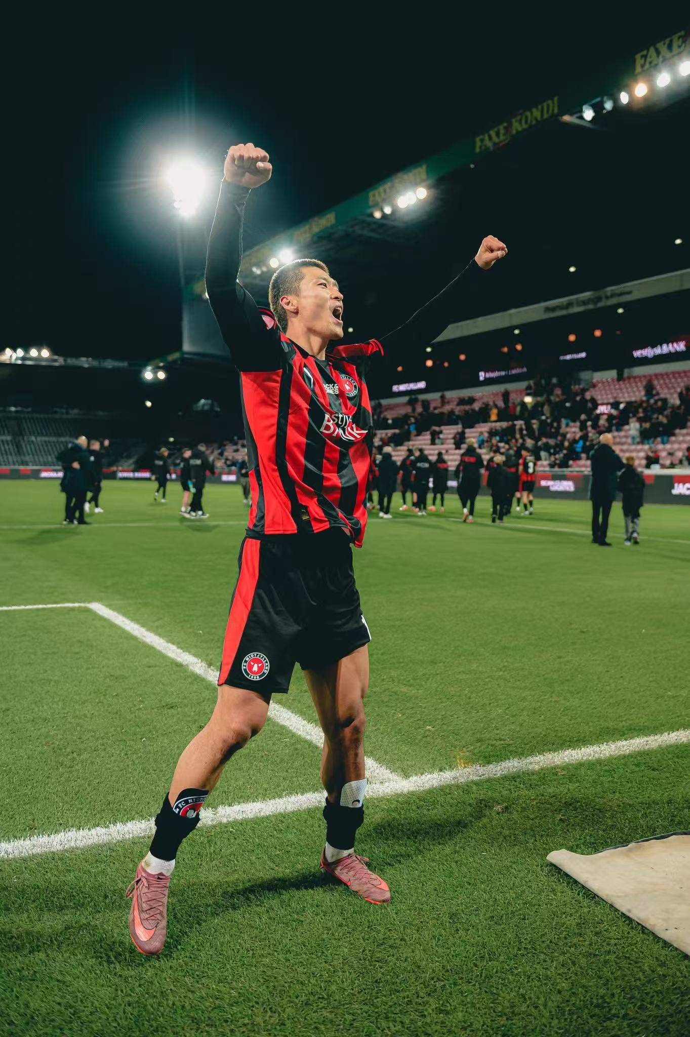 od体育活动-包含武里南联战胜对手，进军下一轮比赛的词条